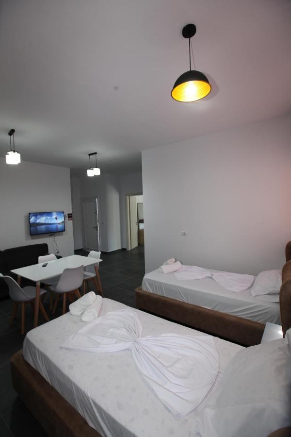 Deda Apartments Sarandë Exterior foto