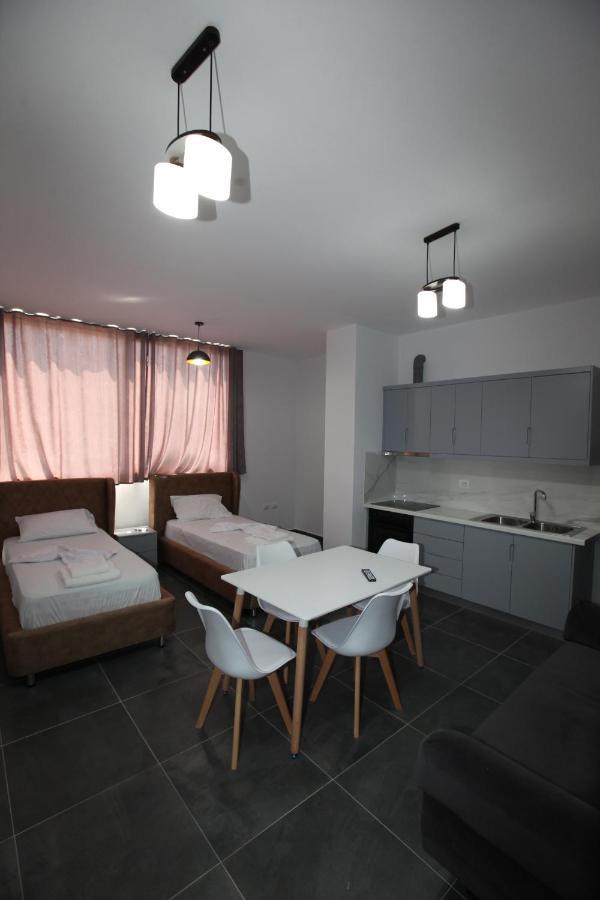Deda Apartments Sarandë Exterior foto