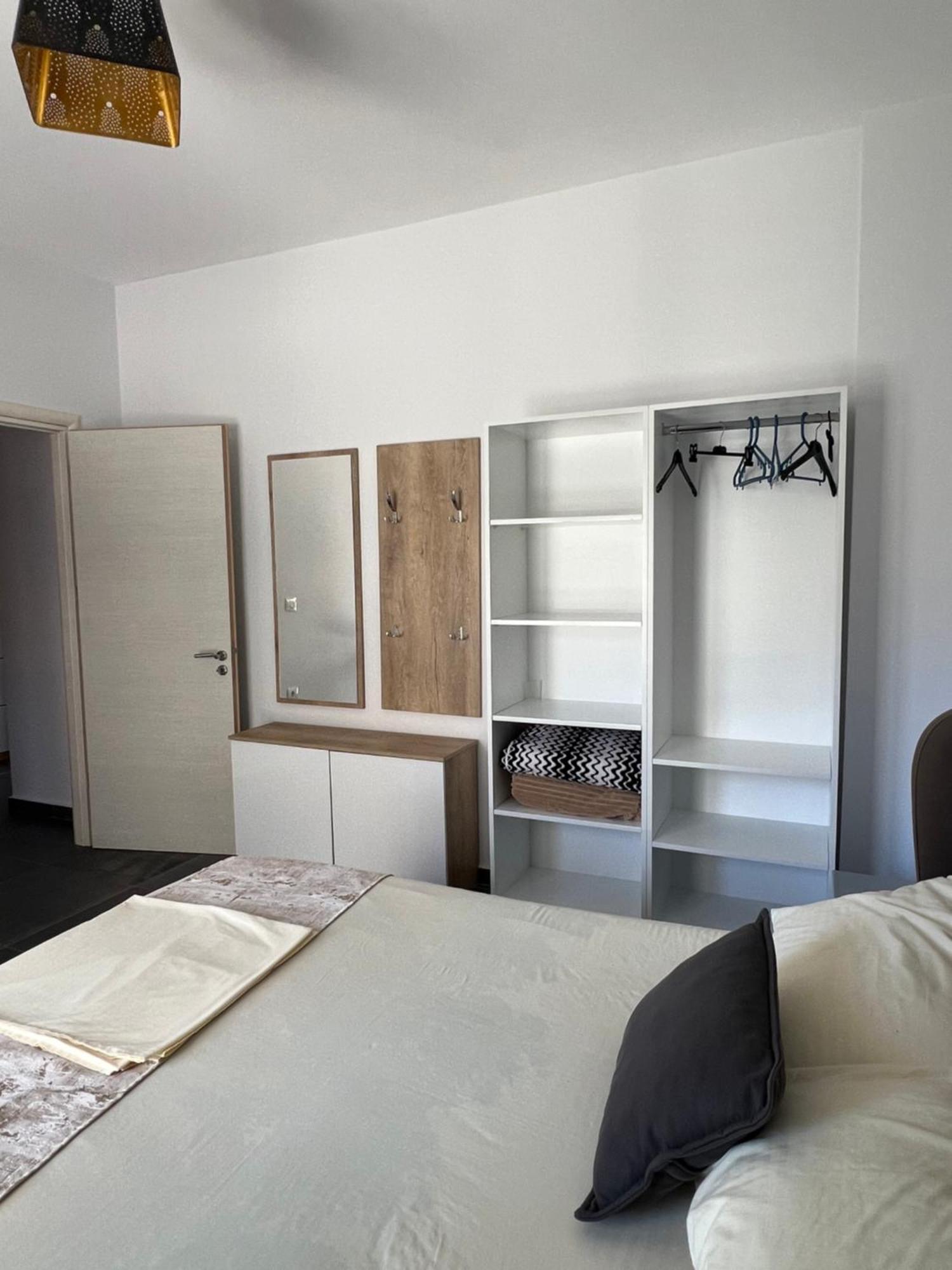 Deda Apartments Sarandë Exterior foto